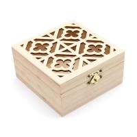 LYE231122 Шкатулка деревянная с квадратным узорным окошком, 12*12*6см