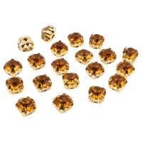 ЗЦ013НН66 Хрустальные стразы в цапах круглые (золото) медовый 6*6мм, 20шт/упак Astra&Craft