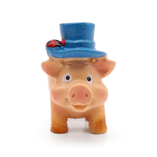 AS15-02, Миниатюра. Свинка в синей шляпе 3*1 см