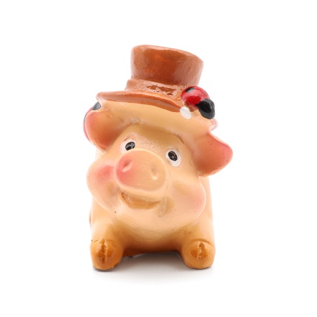 AS15-02, Миниатюра. Свинка в св.коричневой шляпе 3,3*2,6*2см