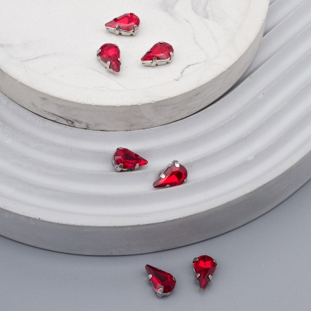 АЦ007НН610 Хрустальные стразы в цапах формы 'капля', красный, 6х10мм, 7шт