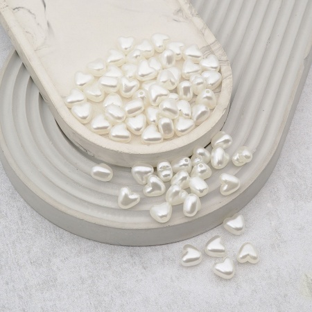 2534 Бусины пластиковые, 'жемчуг', белые, сердце, 10*11мм, 62шт/упак, Astra&Craft (белый)