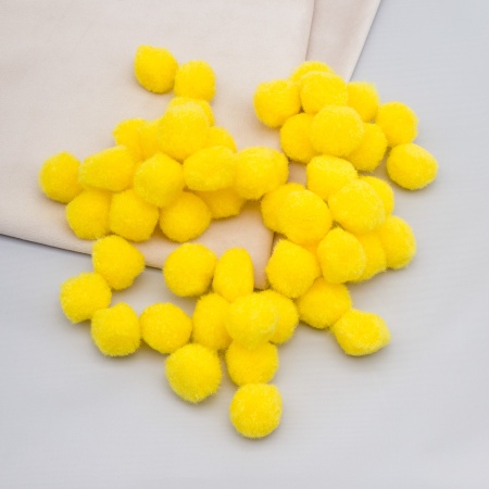 Помпоны декоративные 25мм, 50шт/упак, Astra&Craft (PA-013 желый)