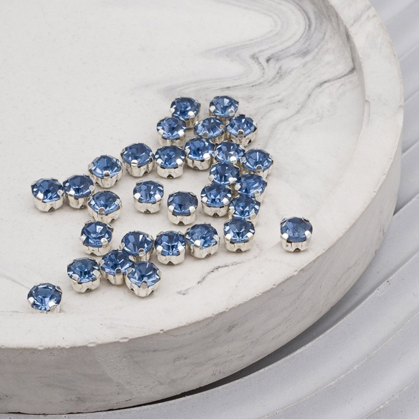 СЦ006НН44 Хрустальные стразы в цапах круглые (серебро) светло-голубой, 4х4 мм, 29-30 шт/упак.