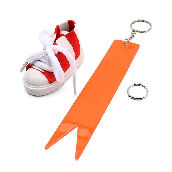 Брелок самосборный Кеды со светоотражающей подвеской 'флажок', красно-белый