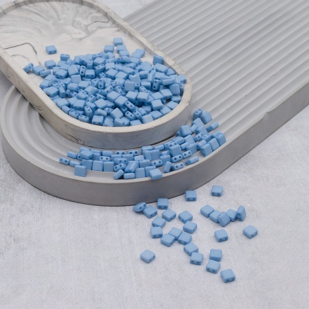 (7739891/7739300) 7429 Бусины пластиковые, с два отверстия, пл. квадрат, 6*6*3мм, 500гр Astra&Craft (5 голубой)