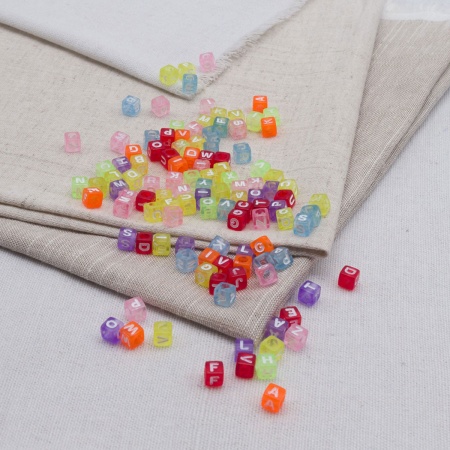 Бусины пластиковые, англ. алфавит, микс цвета, куб, 6*6мм, 150шт/упак, Astra&Craft